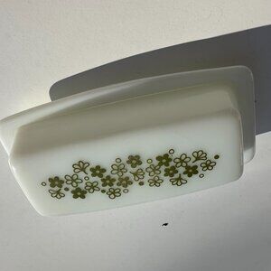 #943 WHITE VINTAGE PYREX COVERED BUTTER DISH